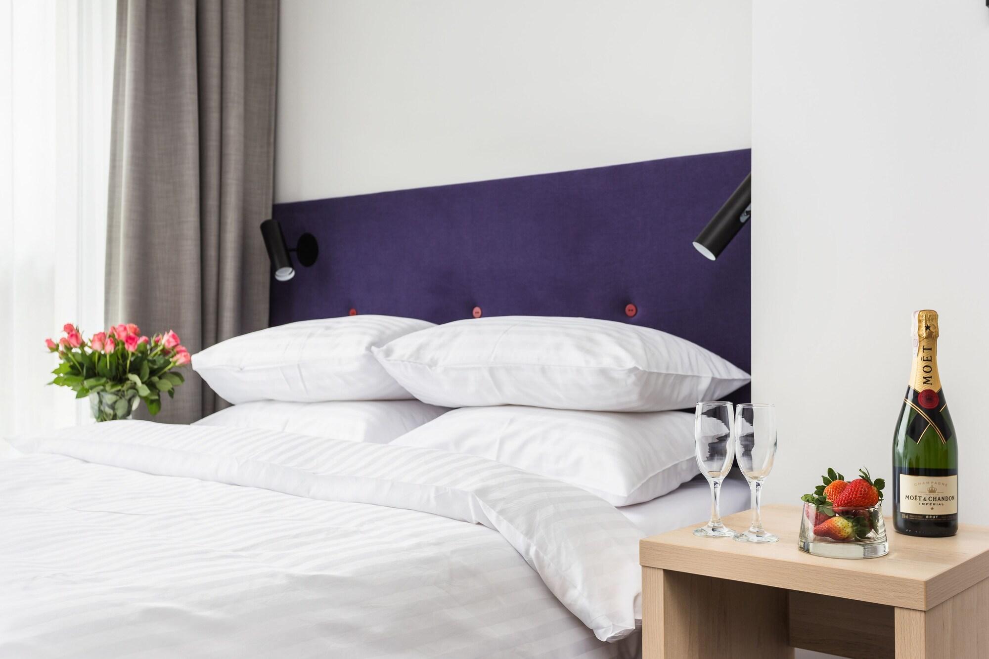 ורשה Platinum Hotel&Residence Wilanow מראה חיצוני תמונה